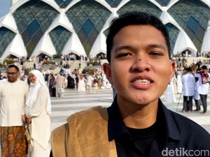 Lebaran yang Berbeda Bagi Daffa dan Febrian di Bandung