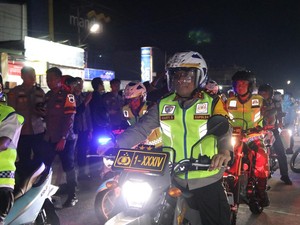 Kapolda Kaltara Pimpin Patroli Malam Takbiran Sambil Motoran