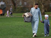 Lebaran Ditanya 'Kapan Punya Anak'? Begini Cara Menjawabnya