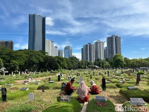 Bolehkah Wanita Haid Ziarah Kubur? Ini Penjelasan 4 Mazhab