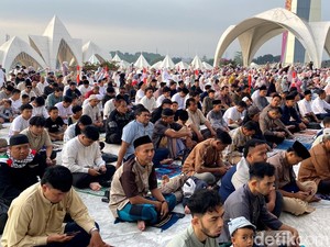 Idul Fitri di Masjid Al Jabbar: Momentum Kembali ke Fitrah dan Persatuan