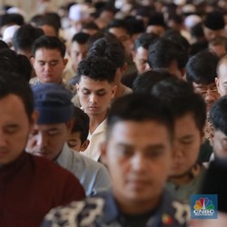 Momen Lebaran Penuh Guncangan, Setahun Idul Fitri 2 Kali