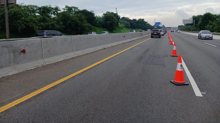 Contraflow diberlakukan mulai dari KM 55 sampai dengan KM 65 arah Cikampek Ruas Jalan Tol Jakarta-Cikampek. (Dok: Jasa Marga)