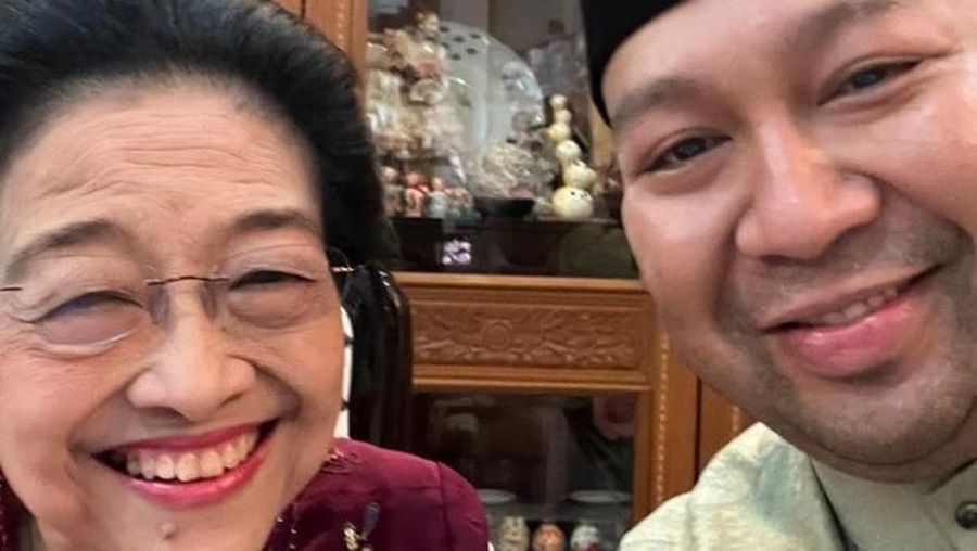 Didit melakukan halalbihalal di rumah Presiden ke-5 Megawati Soekarnoputri. Lewat unggahan di Instagram pribadinya, Didit memamerkan swafoto bersama Megawati. (Dok. Tangkapan video Instagram Didit Prabowo)