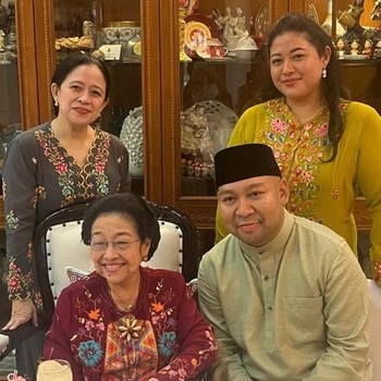 Potret Didit Putra Prabowo Selfie dengan Megawati, SBY, dan Jokowi
