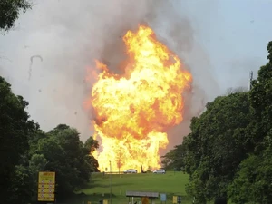 Video: Kebocoran Pipa Gas Picu Kebakaran Hebat di Malaysia, 33 Orang Terluka