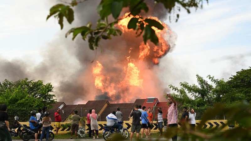 Pipa Gas Bocor Picu Kebakaran di Malaysia. REUTERS/Stringer