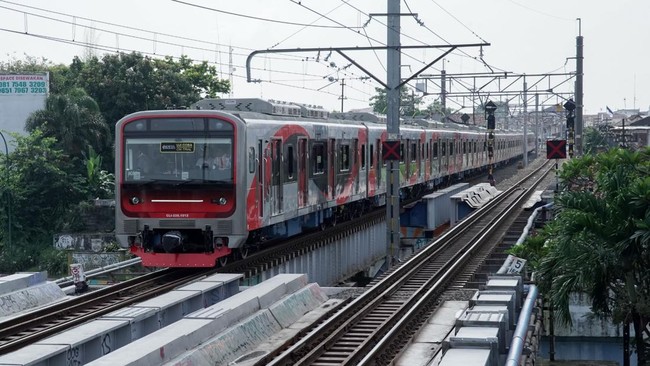 DPR Tanya Pengadaan KRL Baru dari INKA, Wakil Dirut KAI Jawab Begini