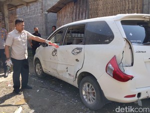 Detik-detik Balon Udara Berisi Petasan Meledak Bikin Rumah-Mobil Rusak