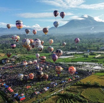 Bak 'Cappadocia', Penampakan Balon Udara Hiasi Langit Wonosobo