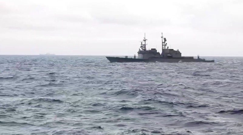 Lebih dari 10 kapal militer China mendekati zona perbatasan Taiwan sejauh 24 mil laut (44,4 kilometer) pada Selasa (1/4/2025) pagi. Sebagai respons, Taiwan mengerahkan kapal perangnya sendiri untuk menghadapi pergerakan tersebut. Lebih dari 10 kapal militer China mendekati zona perbatasan Taiwan sejauh 24 mil laut (44,4 kilometer) pada Selasa (1/4/2025) pagi. Sebagai respons, Taiwan mengerahkan kapal perangnya sendiri untuk menghadapi pergerakan tersebut. (Tangkapan Layar Video Reuters/TAIWAN DEFENCE MINISTRY)