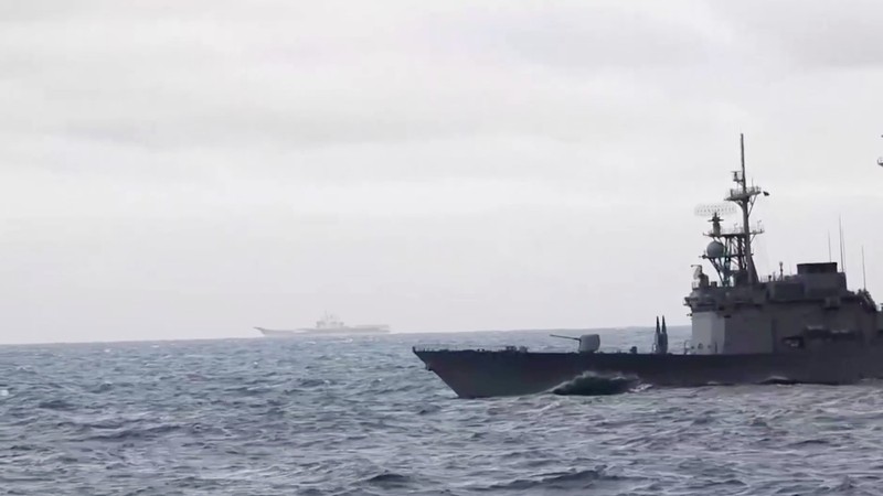Lebih dari 10 kapal militer China mendekati zona perbatasan Taiwan sejauh 24 mil laut (44,4 kilometer) pada Selasa (1/4/2025) pagi. Sebagai respons, Taiwan mengerahkan kapal perangnya sendiri untuk menghadapi pergerakan tersebut. Lebih dari 10 kapal militer China mendekati zona perbatasan Taiwan sejauh 24 mil laut (44,4 kilometer) pada Selasa (1/4/2025) pagi. Sebagai respons, Taiwan mengerahkan kapal perangnya sendiri untuk menghadapi pergerakan tersebut. (Tangkapan Layar Video Reuters/TAIWAN DEFENCE MINISTRY)
