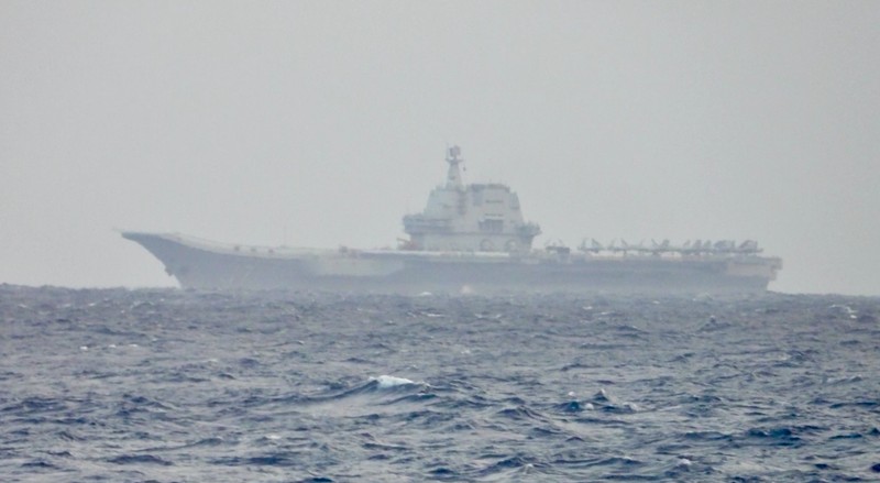Lebih dari 10 kapal militer China mendekati zona perbatasan Taiwan sejauh 24 mil laut (44,4 kilometer) pada Selasa (1/4/2025) pagi. Sebagai respons, Taiwan mengerahkan kapal perangnya sendiri untuk menghadapi pergerakan tersebut. Lebih dari 10 kapal militer China mendekati zona perbatasan Taiwan sejauh 24 mil laut (44,4 kilometer) pada Selasa (1/4/2025) pagi. Sebagai respons, Taiwan mengerahkan kapal perangnya sendiri untuk menghadapi pergerakan tersebut. (Tangkapan Layar Video Reuters/TAIWAN DEFENCE MINISTRY)