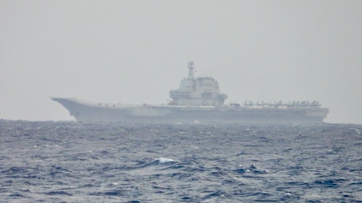 Lebih dari 10 kapal militer China mendekati zona perbatasan Taiwan sejauh 24 mil laut (44,4 kilometer) pada Selasa (1/4/2025) pagi. Sebagai respons, Taiwan mengerahkan kapal perangnya sendiri untuk menghadapi pergerakan tersebut. (Tangkapan Layar Vid