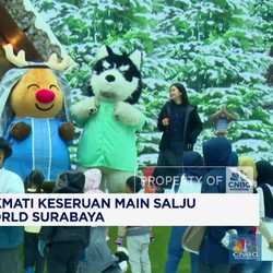 Video: Nikmati Keseruan Main Salju di Trans Snow World Surabaya