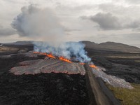 Gunung Berapi Muntah Lava, Spa Mewah Dievakuasi
