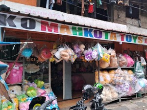 Pasar Gembrong Sepi Pembeli, Gara-gara Toko Online?