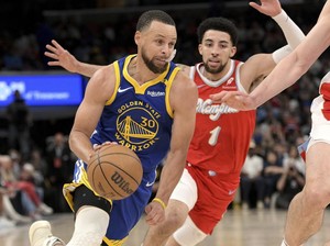 Stephen Curry 52 Poin, Warriors Kalahkan Grizzlies