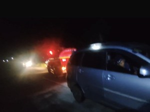 Mobil Masuk Parit Banyuwangi gegara Google Maps Terpisah dari Rombongan