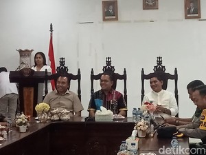 Gubernur Laka Lena Pertanyakan PAD dari Budidaya Mutiara di Flores Timur