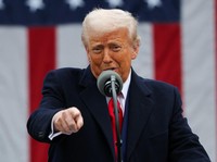 100 Hari Donald Trump: Radikal dan Penuh Dendam!