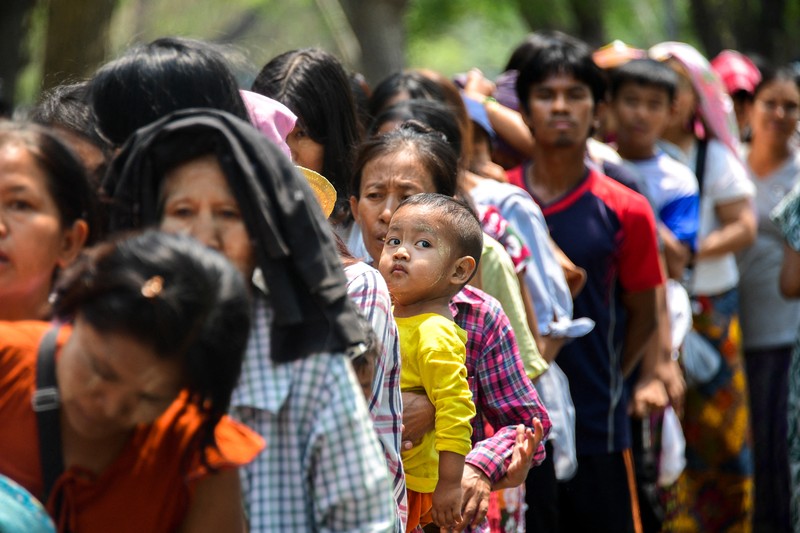 Suasana pasca gempa bumi dahsyat melanda Mandalay di Myanmar, Kamis (3/4/2025). (REUTERS/Stringer)
