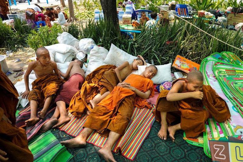 Suasana pasca gempa bumi dahsyat melanda Mandalay di Myanmar, Kamis (3/4/2025). (REUTERS/Stringer) Suasana pasca gempa bumi dahsyat melanda Mandalay di Myanmar, Kamis (3/4/2025). (REUTERS/Stringer)