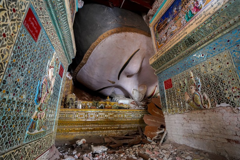 Suasana pasca gempa bumi dahsyat melanda Mandalay di Myanmar, Kamis (3/4/2025). (REUTERS/Stringer)