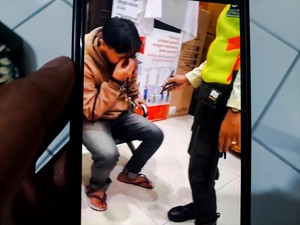 Viral Pria Lakukan Pelecehan Seksual di Commuter Line Bandung Raya