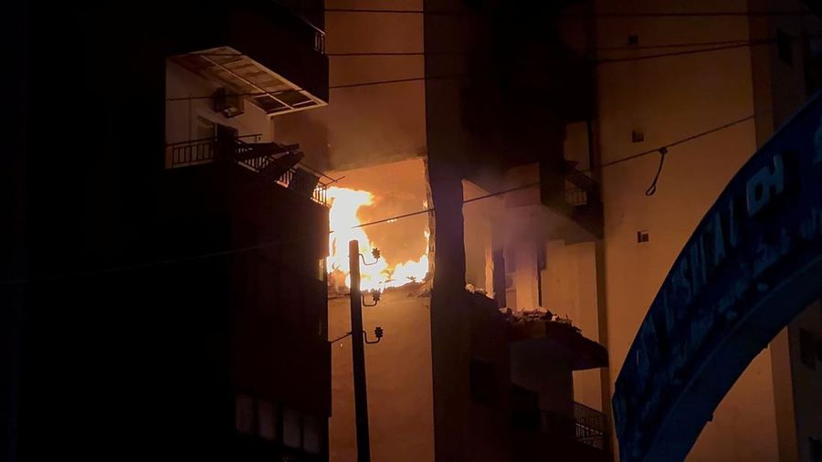 Serangan Israel ke Lebanon dikabarkan menewaskan komandan Hamas Hassan Farhat, di Sidon, Lebanon, 4 April 2025. REUTERS/Ali Hankir