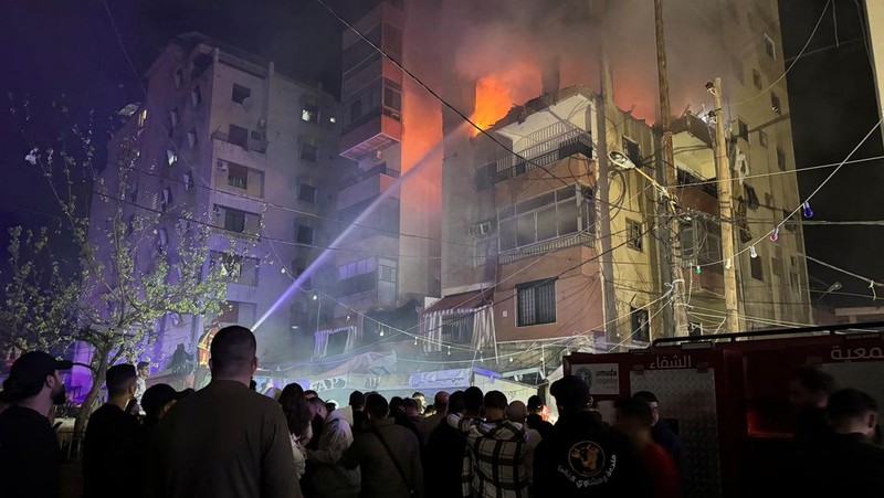 Serangan Israel ke Lebanon dikabarkan menewaskan komandan Hamas Hassan Farhat, di Sidon, Lebanon, 4 April 2025. REUTERS/Ali Hankir