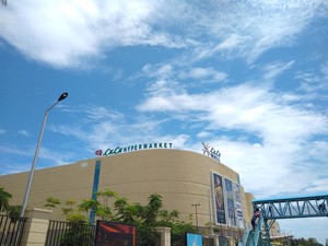 Ritel Asing Mulai Berguguran di RI, Bikin Badai PHK Makin Kencang