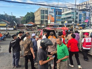 Diduga Sakit, Sopir Angkot di Ciputat Tangsel Ditemukan Tewas dalam Mobil