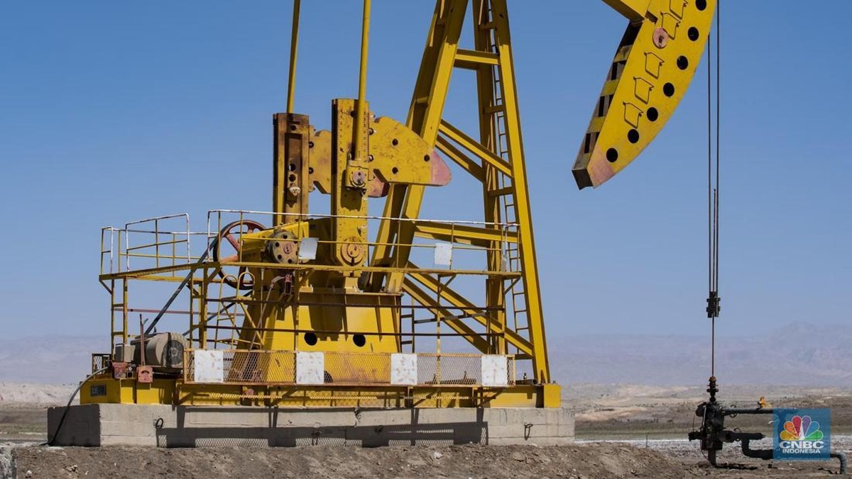 Harga Minyak Dunia Melemah, Pasar Tunggu Rilis Laporan OPEC dan IEA