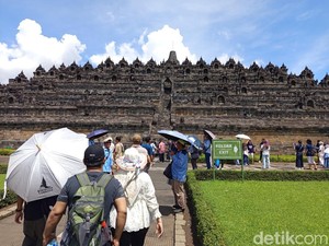 Masa Libur Sekolah, Pengelola Borobudur Uji Coba Penambahan Kuota Naik Candi