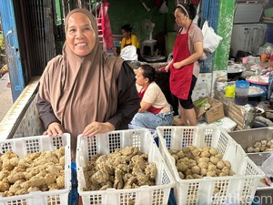 Libur Lebaran, Pempek di Kampung Tanggo Rajo Cindo Palembang Laris Manis