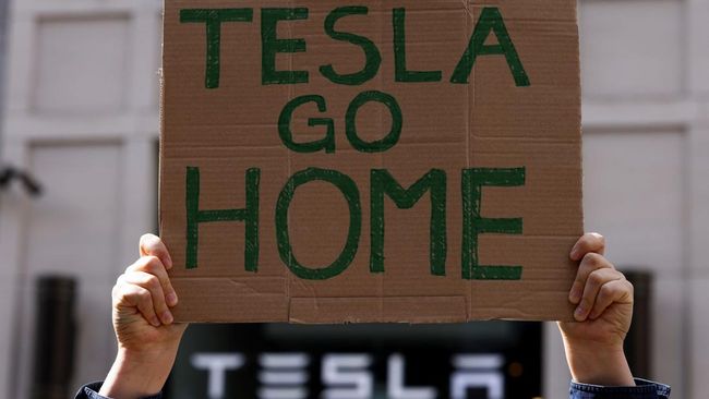 Tesla Hancur Lebur, Merek China Tak Terkenal Jauh Lebih Laku