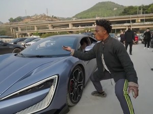Bikin iShowSpeed Tergila-gila, Ini Spesialnya Mobil China YangWang U9
