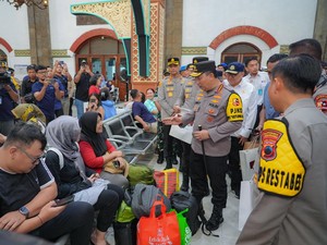 Kapolri Anjurkan Warga Kelelahan Hendak Balik Gunakan Alternatif Kereta Api