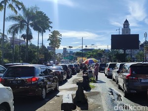 Yang Mau Liburan ke Puncak, Pagi Ini Simpang Gadog Padat!