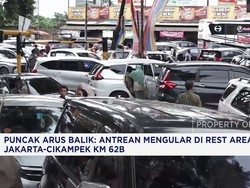 Arus Balik Stasiun Pasar Senen - Rest Area Tol Japek Km 62B Padat