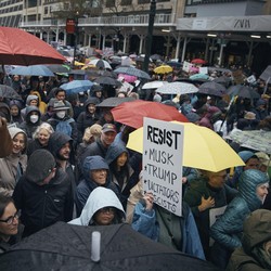 Buah Kebijakannya Sendiri, Puluhan Ribu Warga AS Demo Kecam Trump!