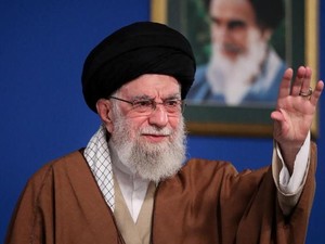 Duel dengan AS, Bisakah Iran Pukul Balik?