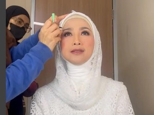 Rahasia Awet Muda Ala Desy Ratnasari di Usia 51