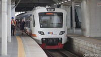 Naik Kereta Bandara Soetta Harus Duduk Sesuai Nomor Kursi Mulai September