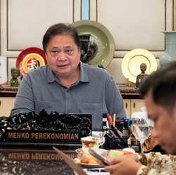 Menteri Prabowo, BI & OJK Rapat Mendadak, RI Siap Nego Tarif Trump!