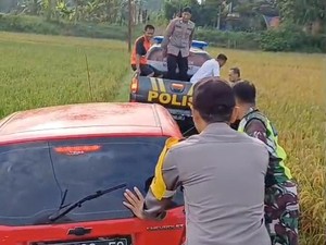 Mobil Pemudik di Ponorogo Masuk Persawahan gegara Ikuti Google Maps