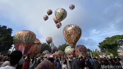 Manjakan Mata Menikmati Puncak Festival Balon Udara di Langit Wonosobo