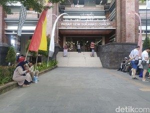 Pusat Oleh-oleh di Bali Ramai Pengunjung, tapi...