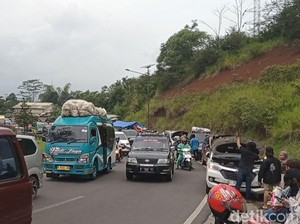 Banyak Kendaraan Mogok di Gentong Picu Antrean Arus Balik di Tasik